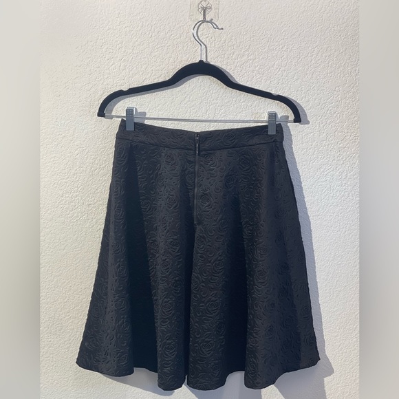 Guess 2 Piece Skirt Set   
Style #W53P53K4090 - Picture 7 of 13